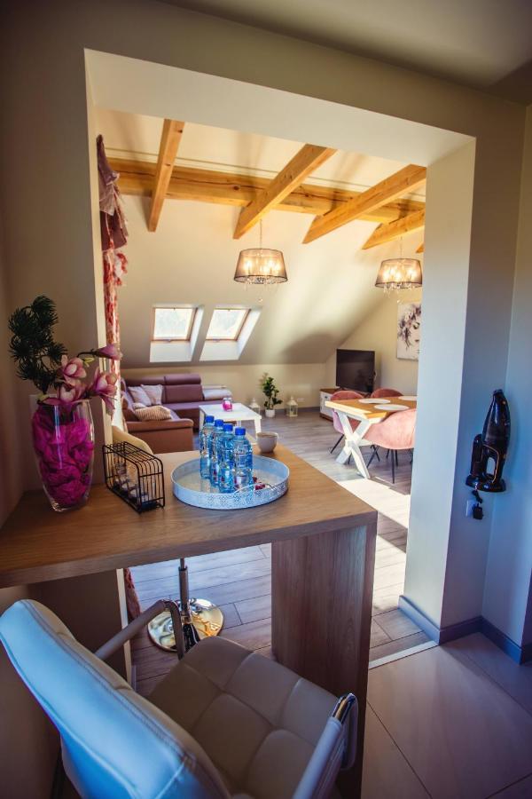 Apartament Sweet อุสทรอน ภายนอก รูปภาพ