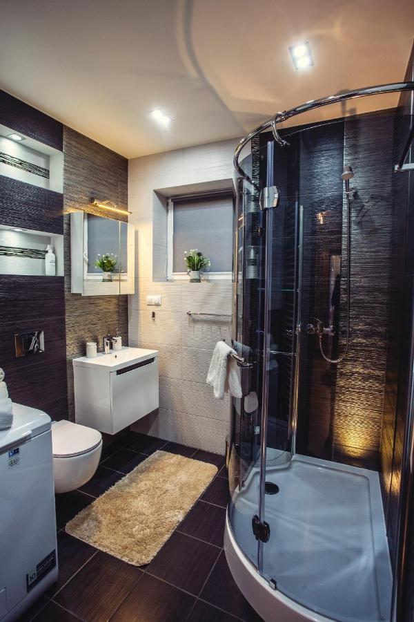 Apartament Sweet อุสทรอน ภายนอก รูปภาพ